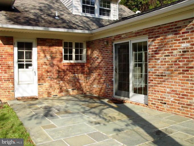 10209 Gary Road Potomac, MD 20854 - Photo 20 of 30 Patio