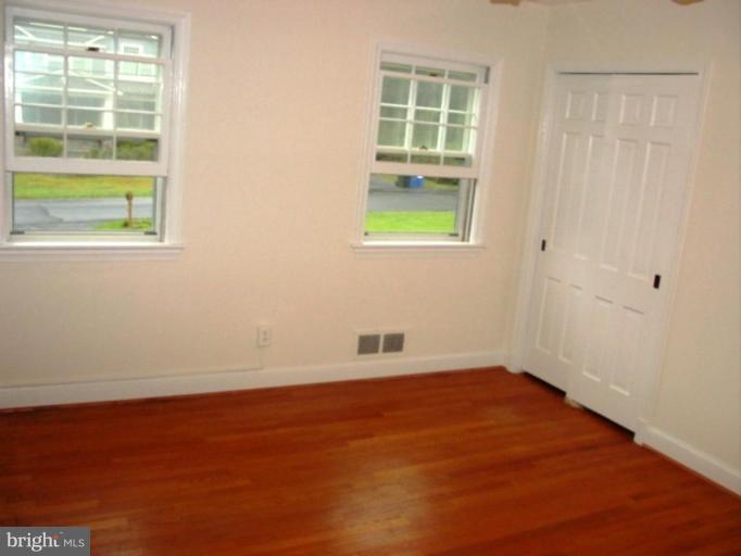 10209 Gary Road Potomac, MD 20854 - Photo 27 of 30 Bedroom #3