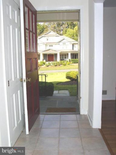 10209 Gary Road Potomac, MD 20854 - Photo 29 of 30 Hallway