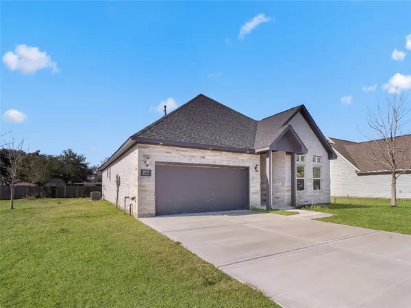 $289,000 | 209 Silver Leaf Street, Sweeny, TX 77480