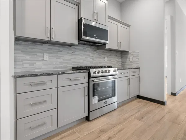 $289,000 | 209 Silver Leaf Street, Sweeny, TX 77480