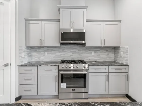 $289,000 | 209 Silver Leaf Street, Sweeny, TX 77480