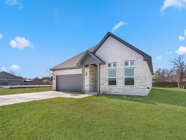 $289,000 | 209 Silver Leaf Street, Sweeny, TX 77480