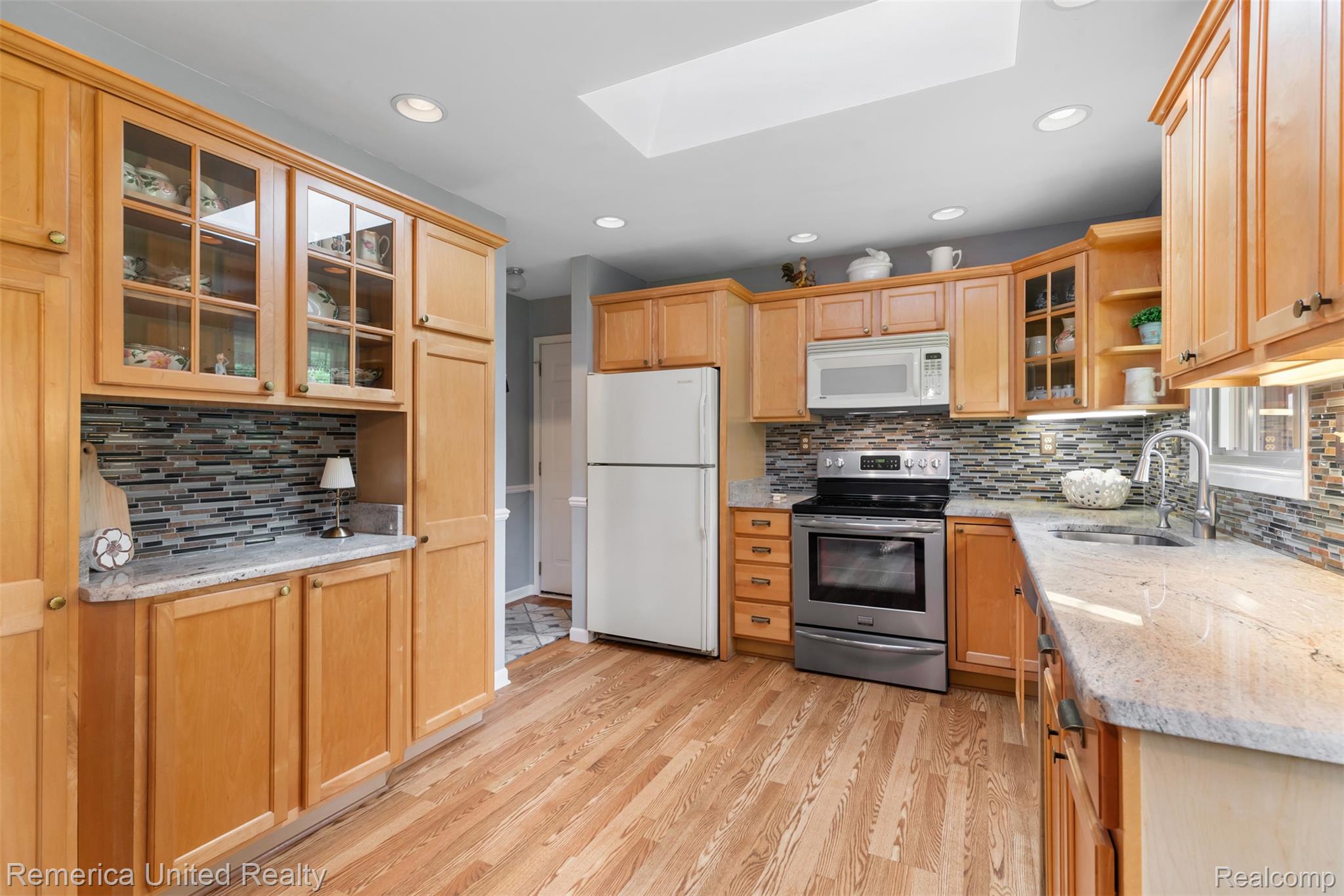 8763 Bishop Road Brighton, MI 48116 - Photo 5 of 28