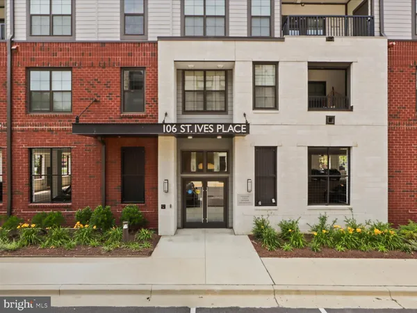 $2,800 | 106 St Ives Place, Unit 104, Oxon Hill, MD 20745