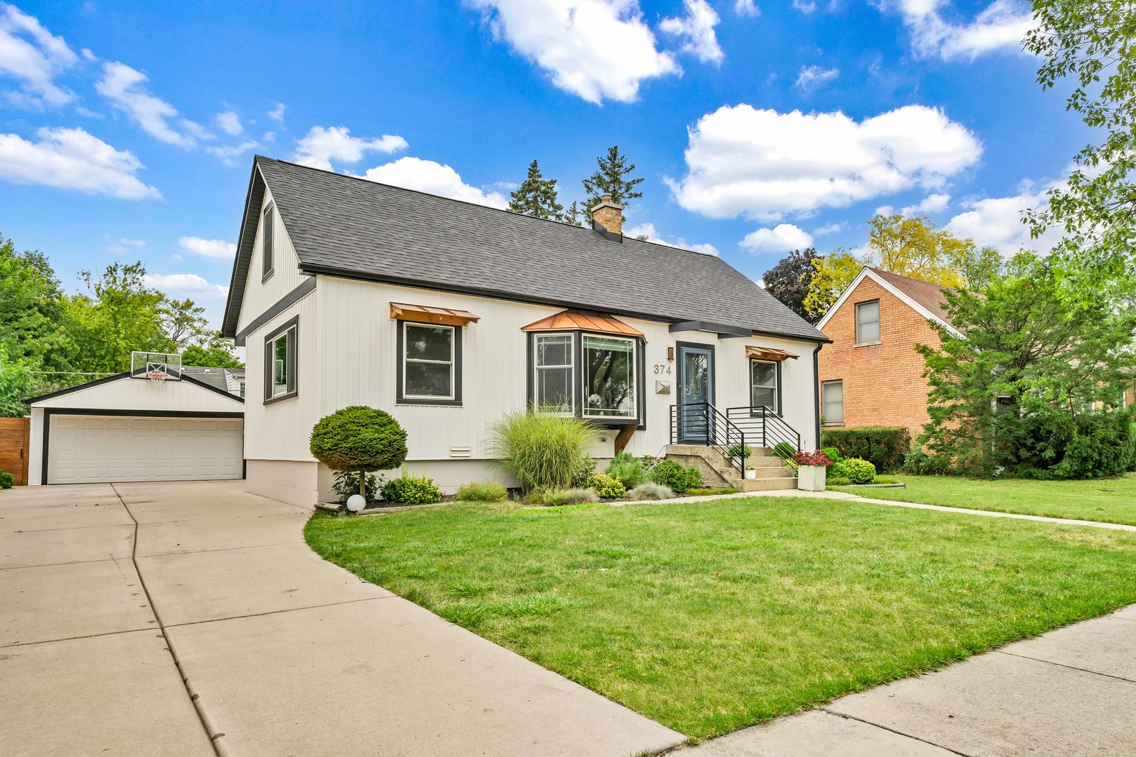 374 Woodbridge Road Des Plaines, IL 60016 - Photo 1 of 48 Gallery Image 1
