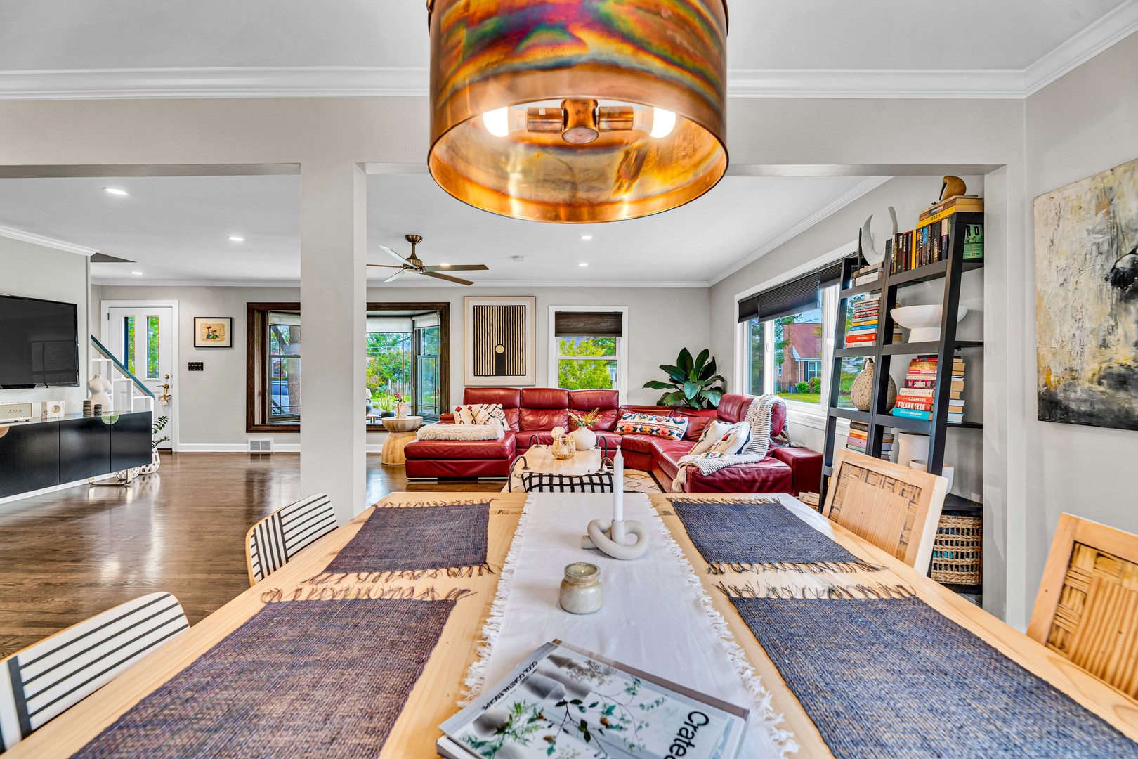 374 Woodbridge Road Des Plaines, IL 60016 - Photo 13 of 48 Gallery Image 13