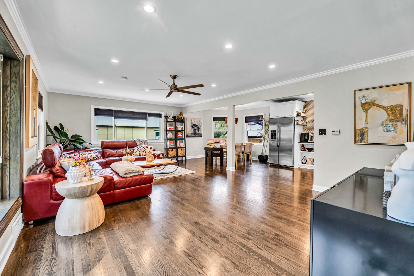 374 Woodbridge Road Des Plaines, IL 60016 - Photo 14 of 48 Gallery Image 14