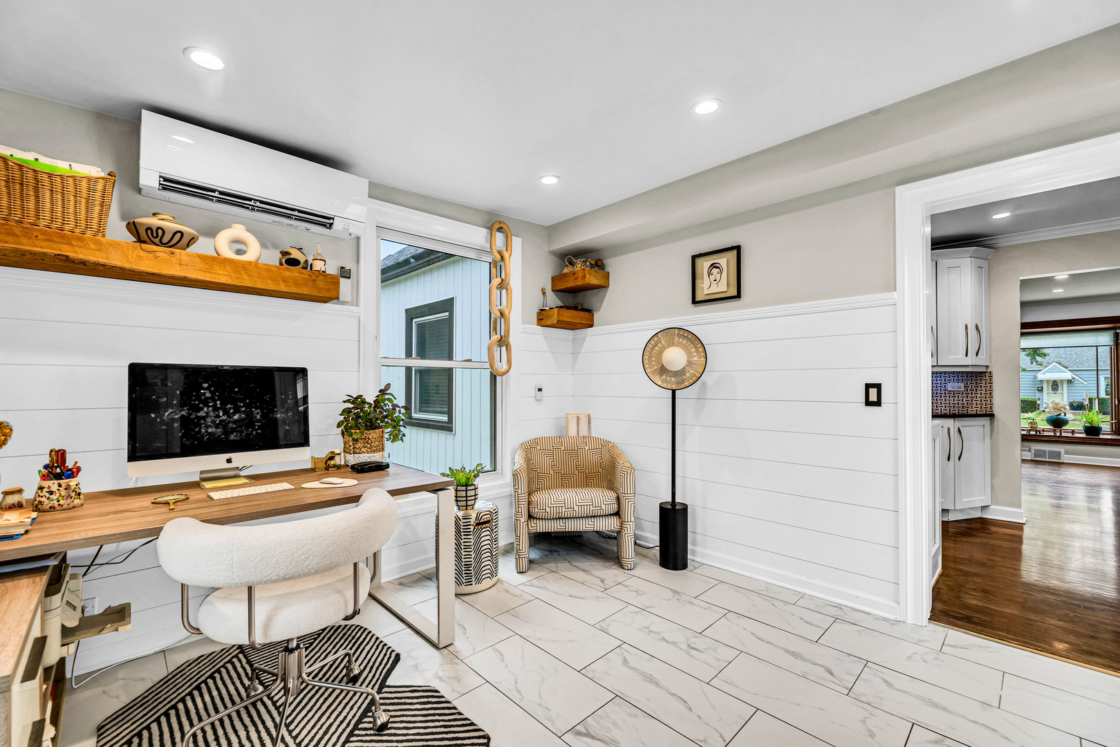 374 Woodbridge Road Des Plaines, IL 60016 - Photo 18 of 48 Gallery Image 18