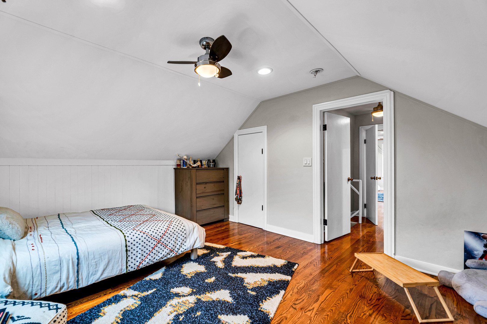 374 Woodbridge Road Des Plaines, IL 60016 - Photo 26 of 48 Gallery Image 26