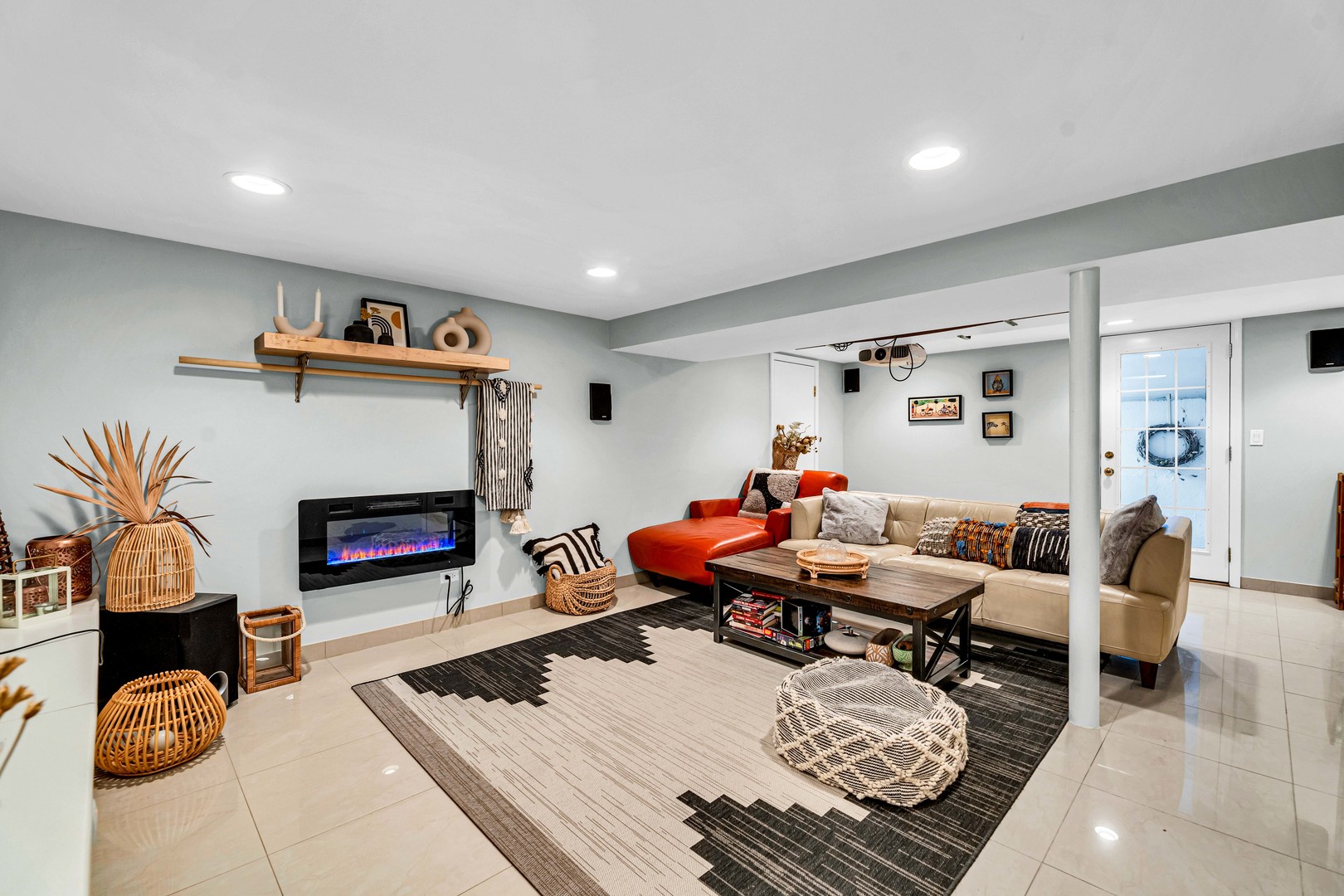 374 Woodbridge Road Des Plaines, IL 60016 - Photo 30 of 48 Gallery Image 30