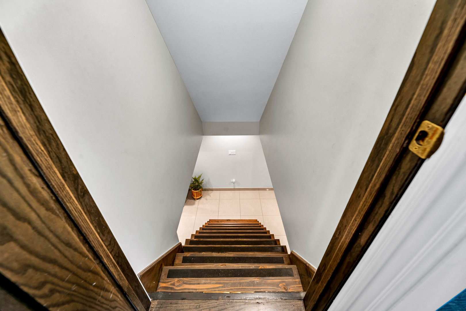 374 Woodbridge Road Des Plaines, IL 60016 - Photo 31 of 48 Gallery Image 31