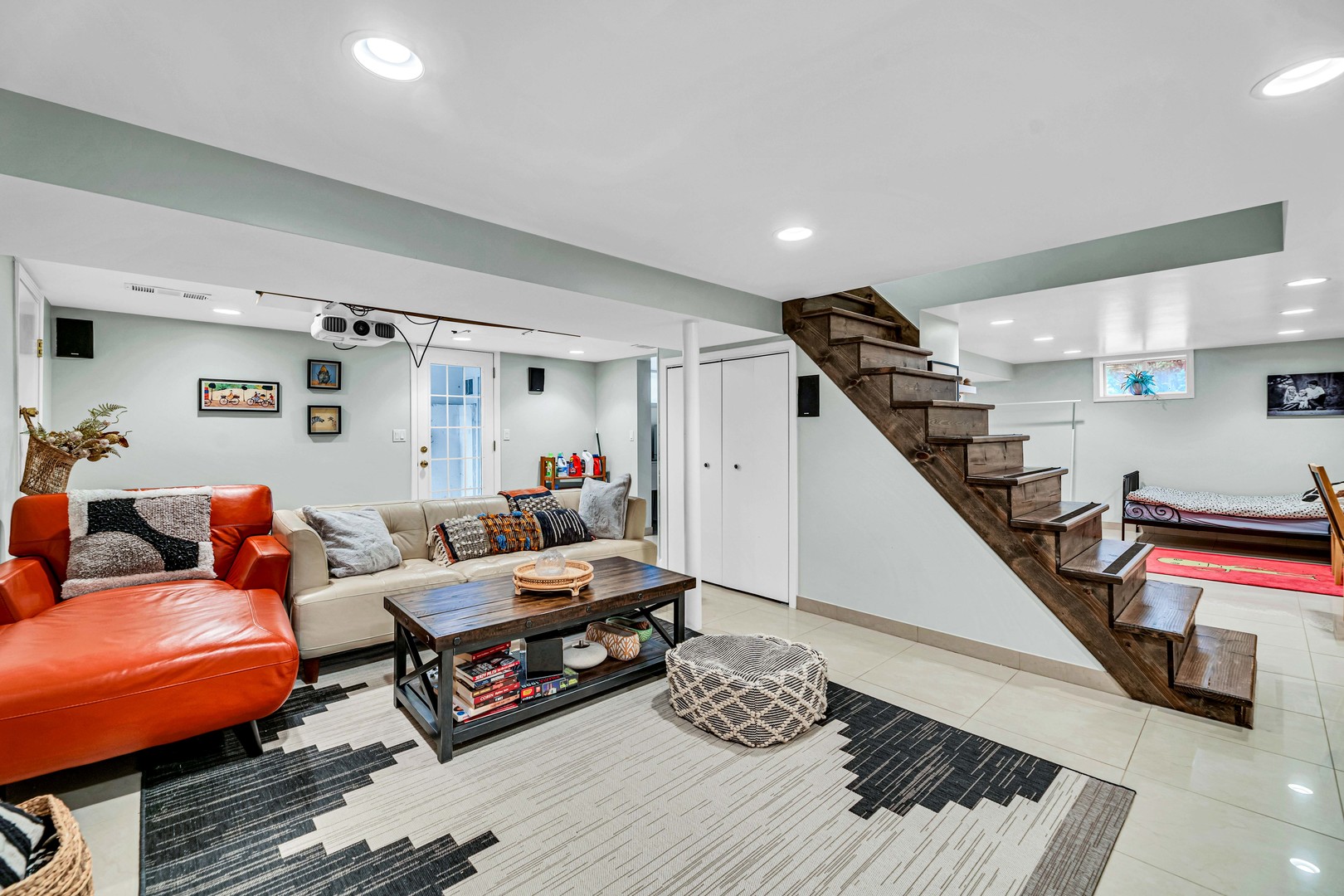 374 Woodbridge Road Des Plaines, IL 60016 - Photo 32 of 48 Gallery Image 32
