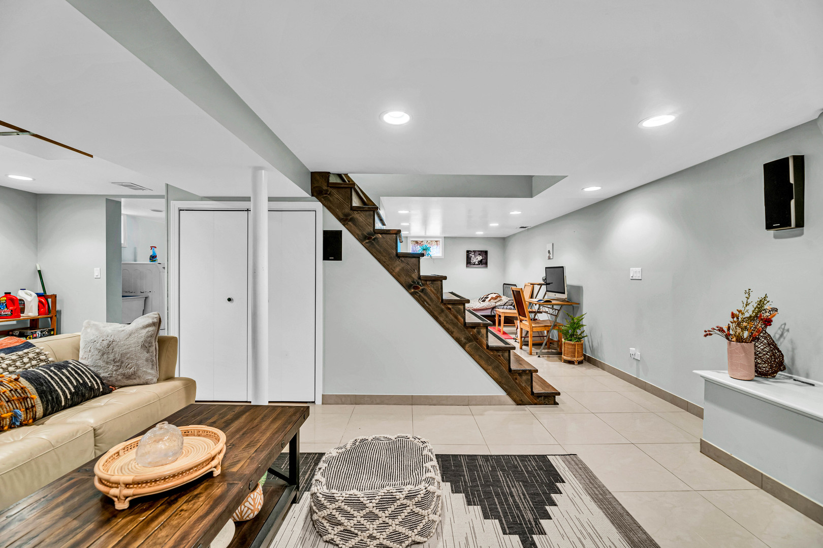 374 Woodbridge Road Des Plaines, IL 60016 - Photo 33 of 48 Gallery Image 33