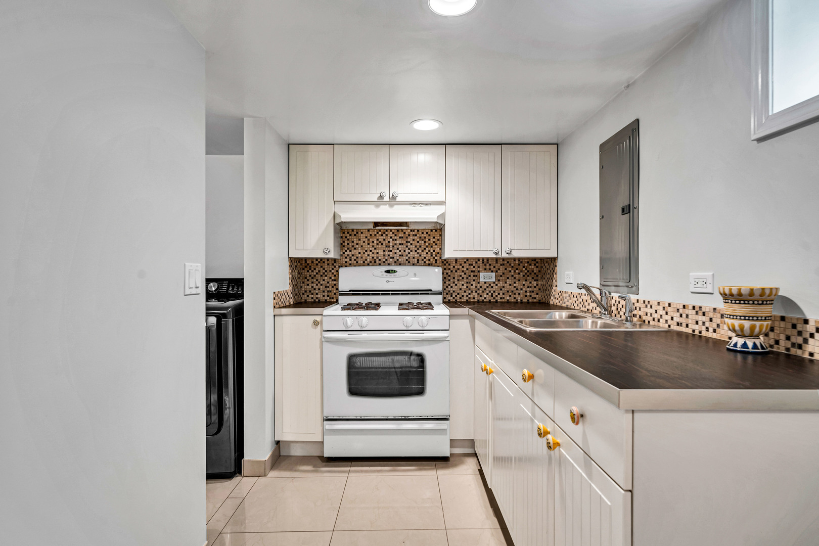 374 Woodbridge Road Des Plaines, IL 60016 - Photo 35 of 48 Gallery Image 35