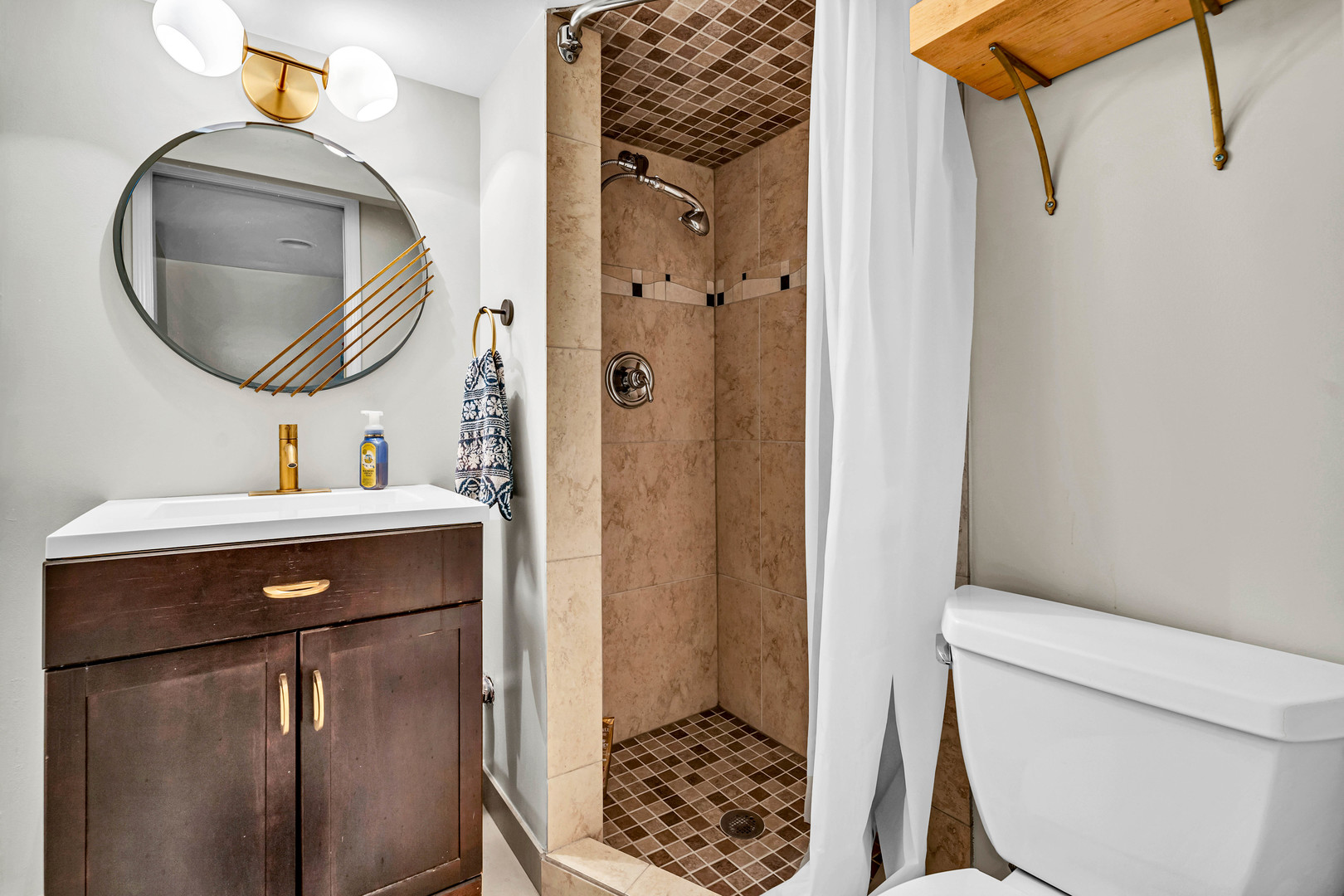 374 Woodbridge Road Des Plaines, IL 60016 - Photo 36 of 48 Gallery Image 36