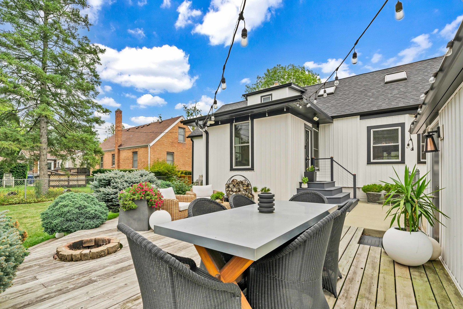374 Woodbridge Road Des Plaines, IL 60016 - Photo 39 of 48 Gallery Image 39