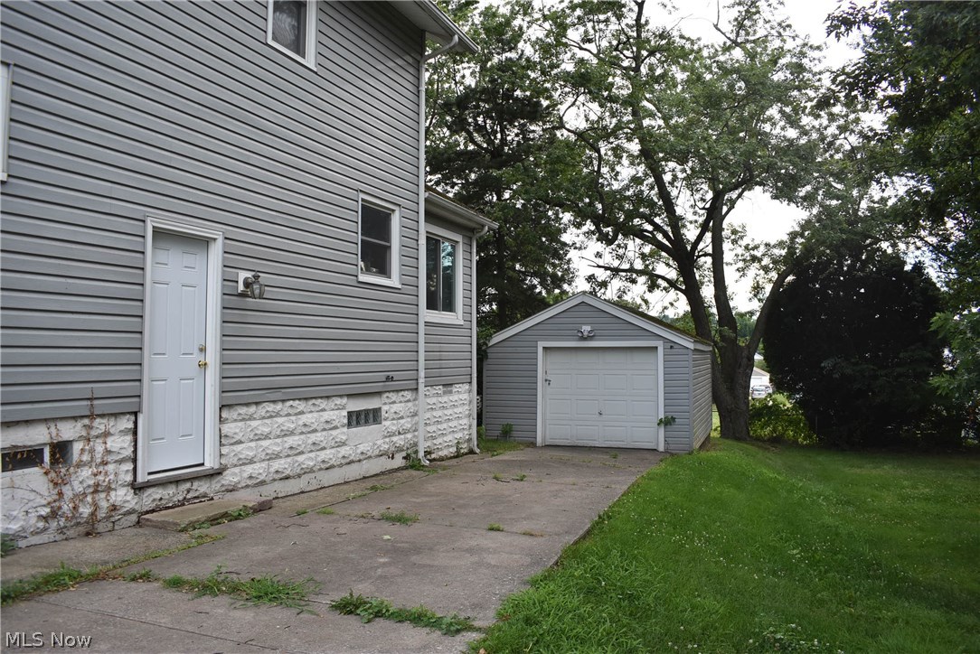 230 Darrow Road Akron, OH 44305 - Photo 2 of 13