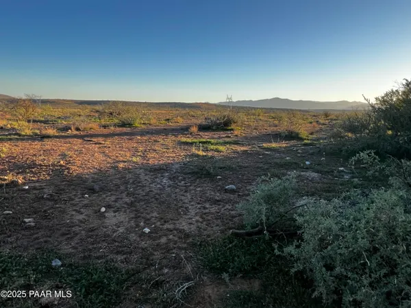 $297,900 | 17051 East Panorama Drive, Mayer, AZ 86333