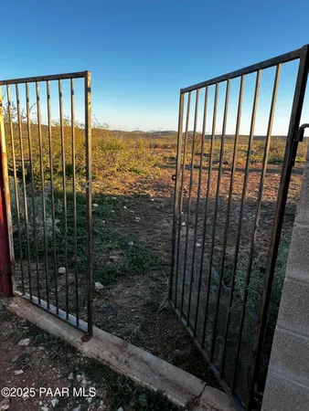 $297,900 | 17051 East Panorama Drive, Mayer, AZ 86333