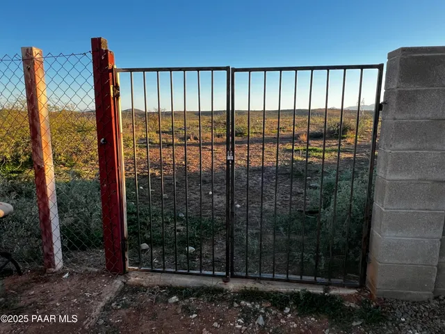 $297,900 | 17051 East Panorama Drive, Mayer, AZ 86333