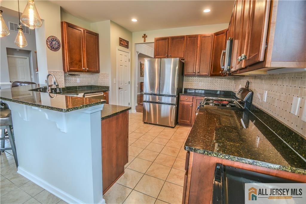 34 Kline Road Hillsborough, NJ 08844 - Photo 18 of 40 Gallery Image 18