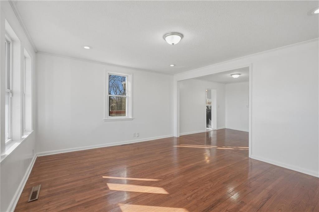 20118 East Truman Road Independence, MO 64056 - Photo 6 of 29