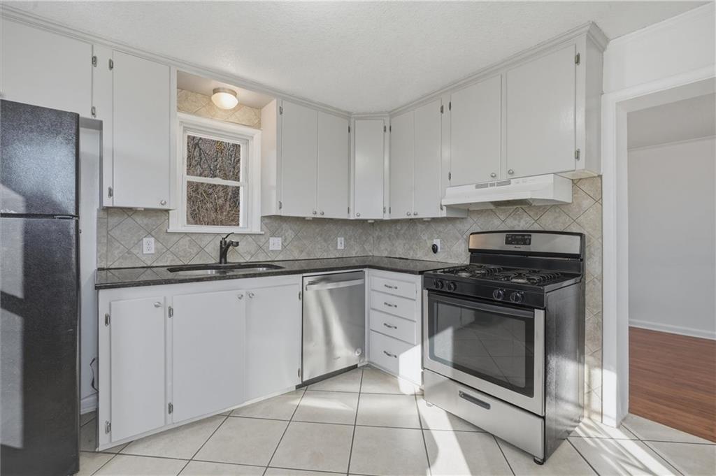 20118 East Truman Road Independence, MO 64056 - Photo 9 of 29