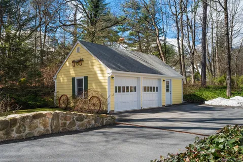 $1,549,000 | 21 Kitchawan Drive, Chappaqua, NY 10514