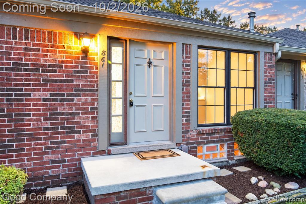 861 Langdon Court Rochester Hills, MI 48307 - Photo 2 of 35 Gallery Image 2