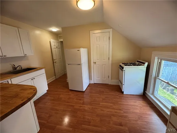 $1,100 | 1714-16 Valley Drive, Unit 16, Syracuse, NY 13207