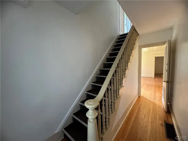$1,100 | 1714-16 Valley Drive, Unit 16, Syracuse, NY 13207