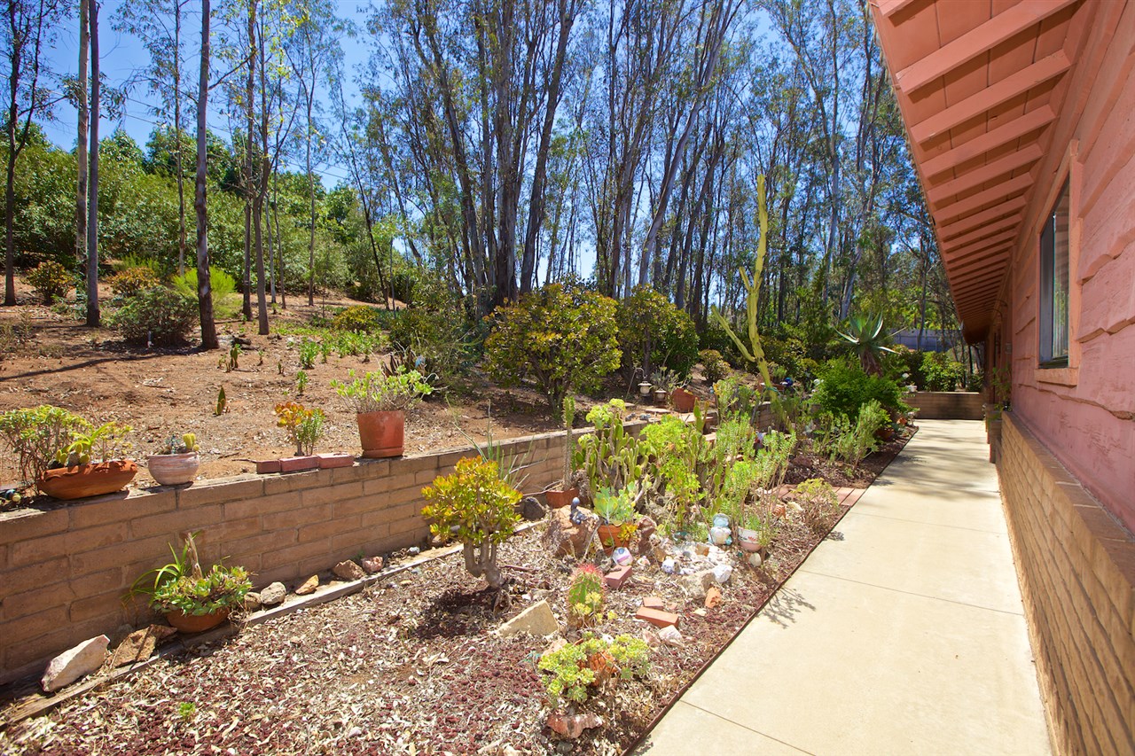 11590 Johnson Lake Road Lakeside, CA 92040 - Photo 1 of 25