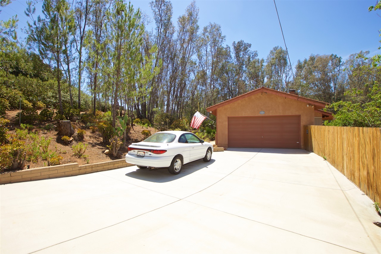 11590 Johnson Lake Road Lakeside, CA 92040 - Photo 3 of 25