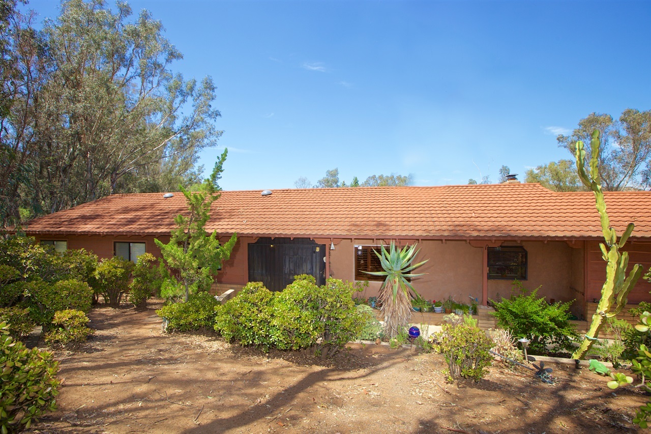 11590 Johnson Lake Road Lakeside, CA 92040 - Photo 4 of 25