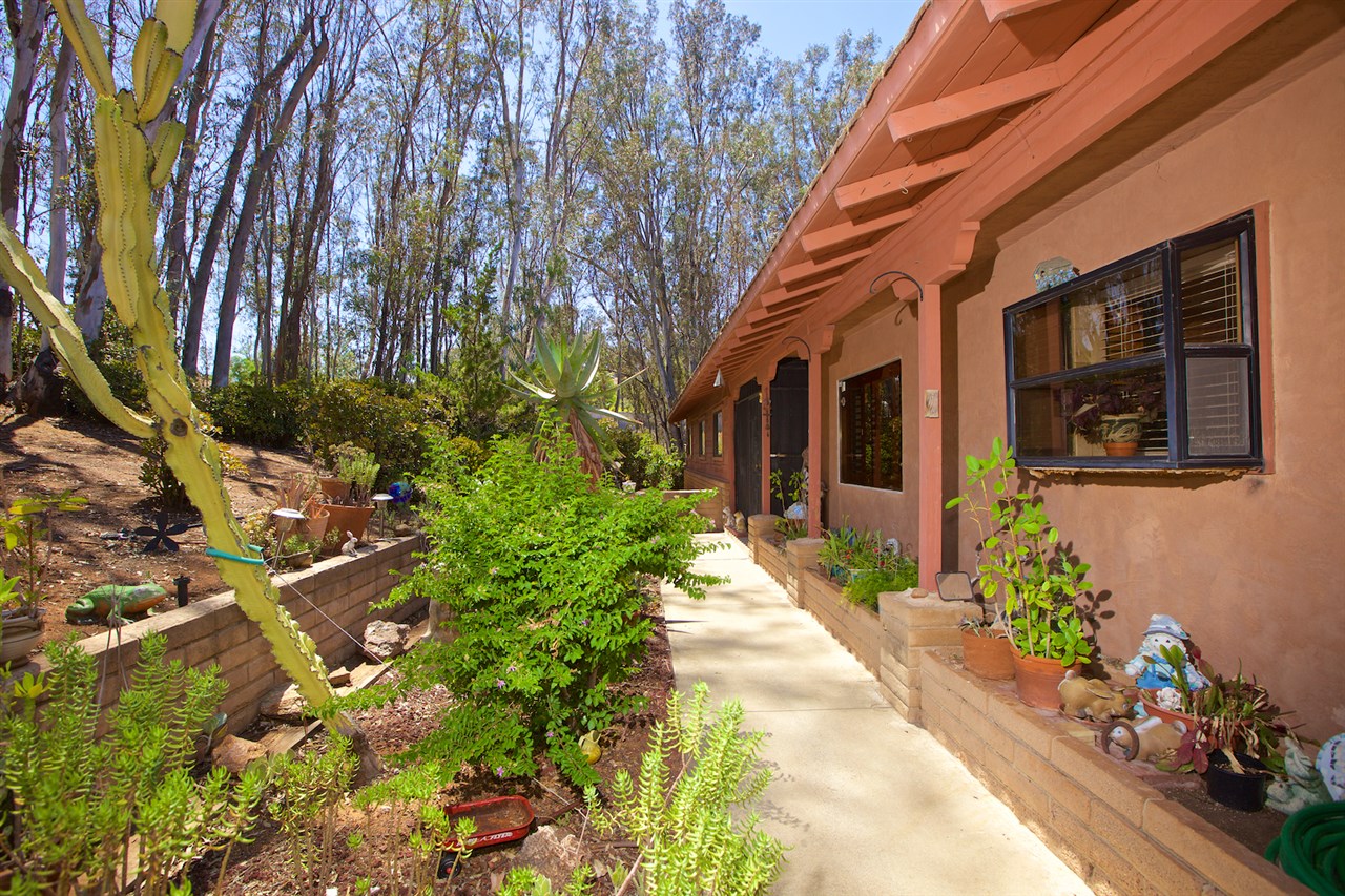 11590 Johnson Lake Road Lakeside, CA 92040 - Photo 5 of 25