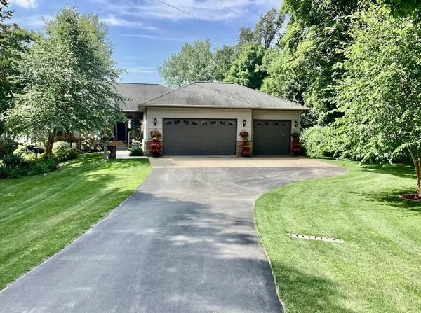 $724,900 | 21658 East Height Of Land Drive, Detroit Lakes, MN 56501