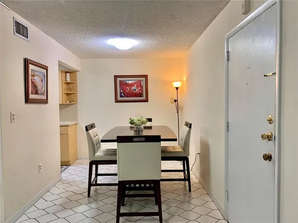 $250,000 | 7231 Miami Lakes Drive, Unit C5, Miami Lakes, FL 33014