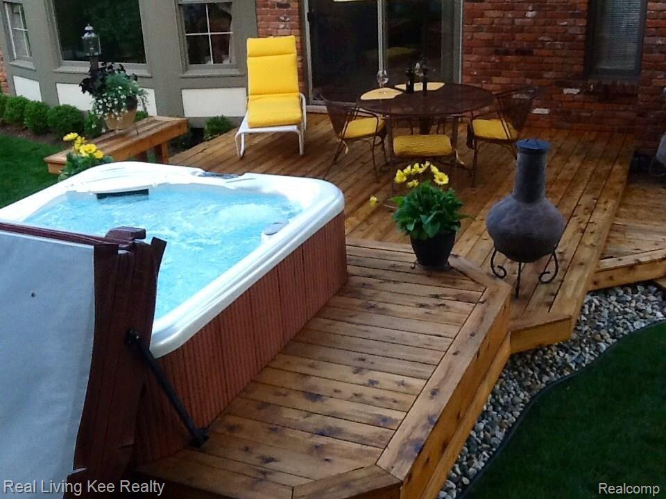 1432 Oakstone Drive Rochester, MI 48309 - Photo 41 of 49 spa.jpg