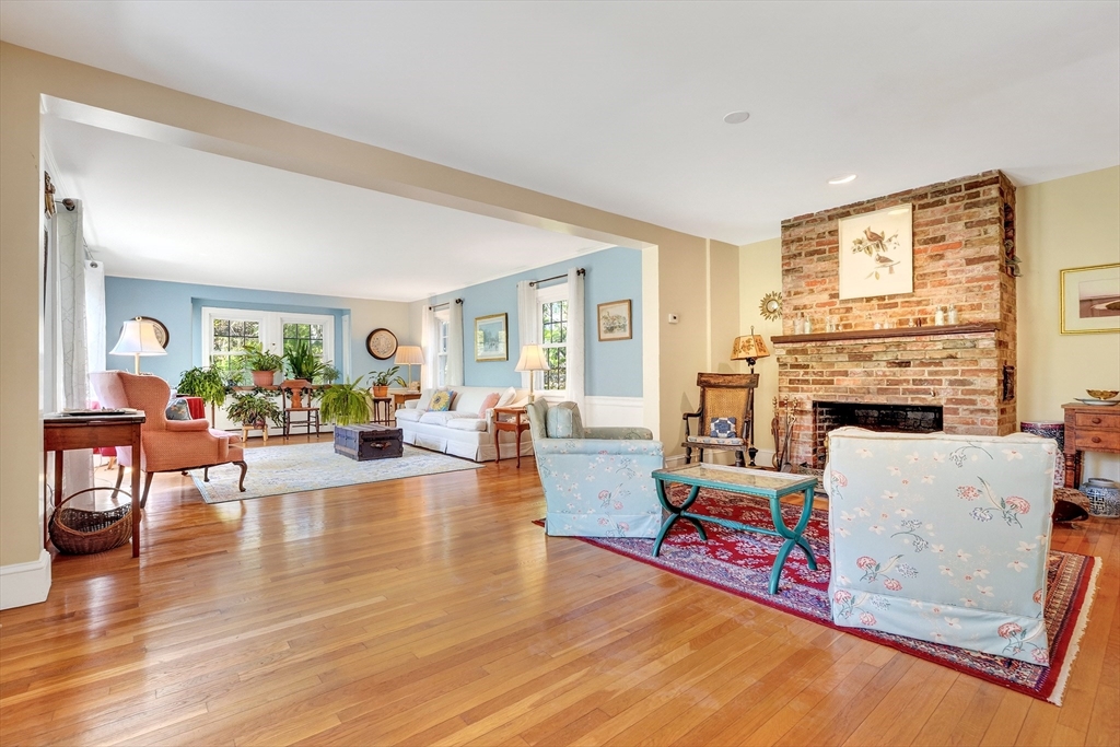374 Dover Road Westwood, MA 02090 - Photo 11 of 40 Gallery Image 11