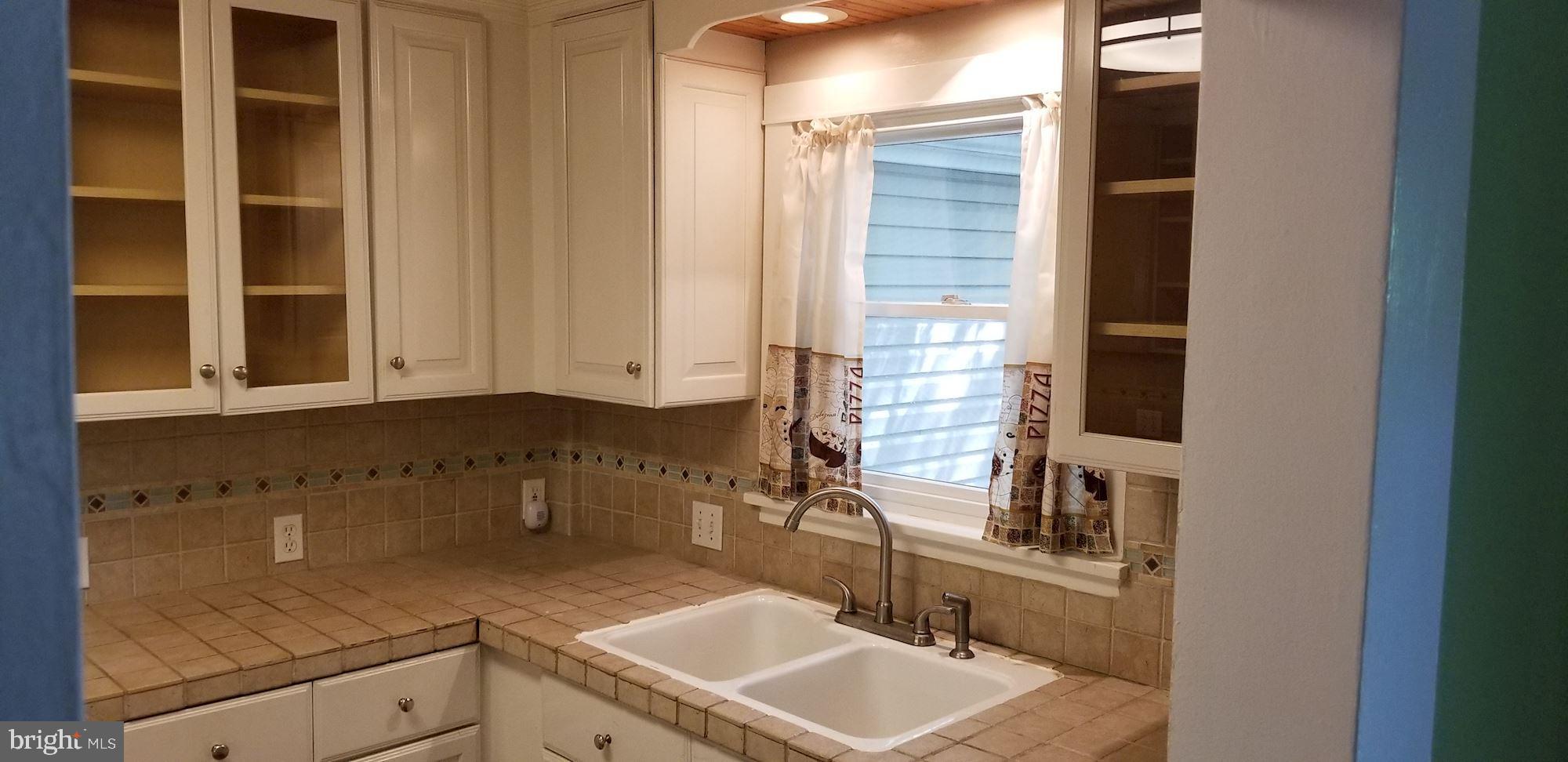 11034 Prospect Hill Road Glenn Dale, MD 20769 - Photo 16 of 28 Kitchen