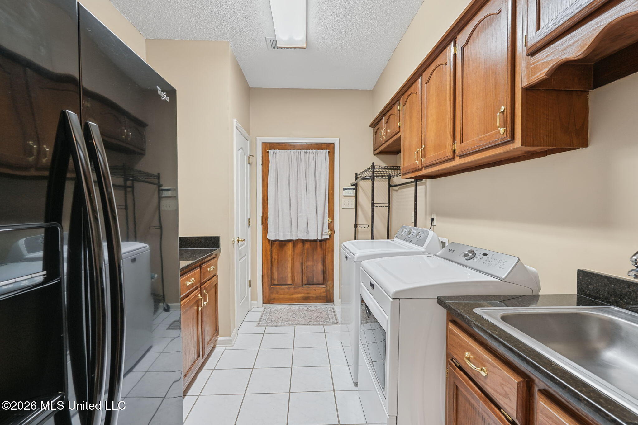 1601 Holly Springs Road, Unit R Hernando, MS 38632 - Photo 35 of 58 Laundry Room