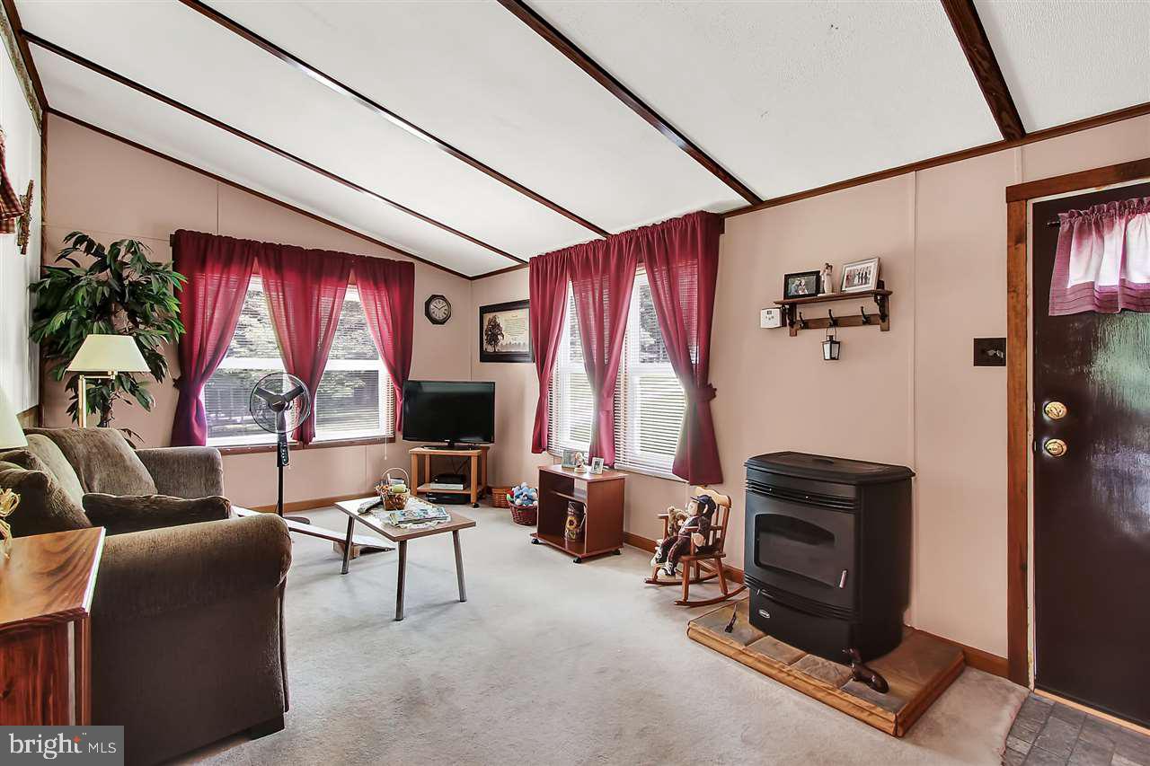 465 Benedicts Road Wellsville, PA 17365 - Photo 3 of 33 Gallery Image 3