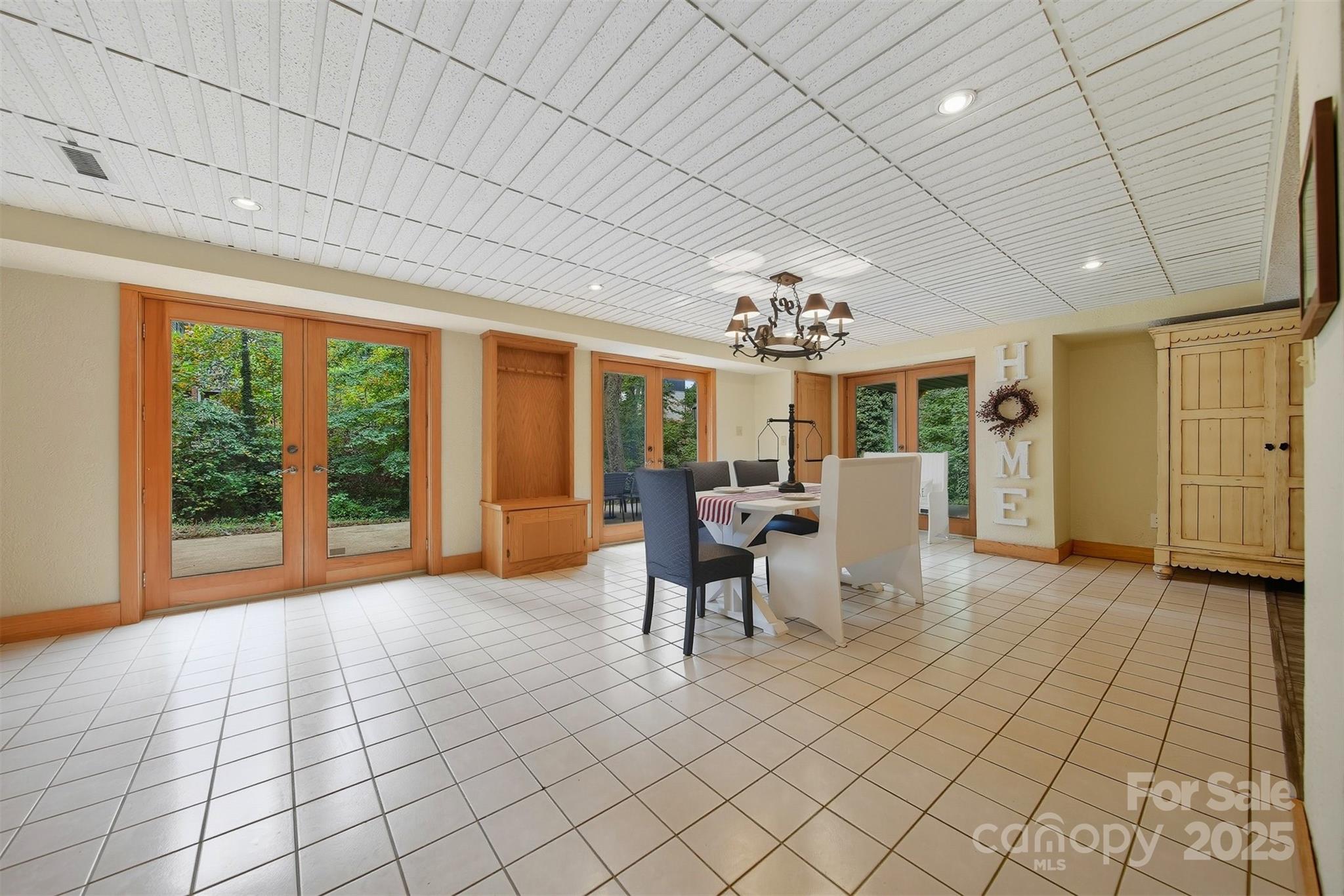507 6th Avenue Northeast Conover, NC 28613 - Photo 29 of 48 a view of a livingroom with furniture window and outside view