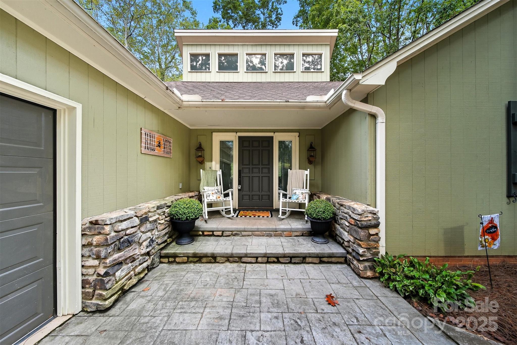 507 6th Avenue Northeast Conover, NC 28613 - Photo 4 of 48 a front view of a house with entryway