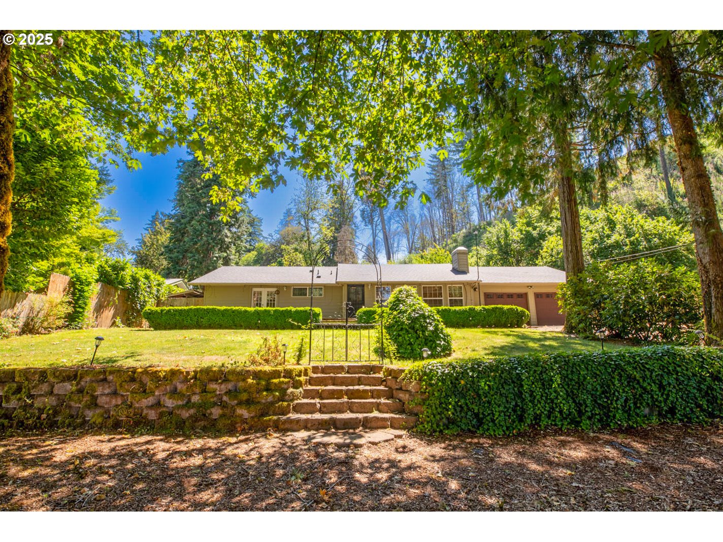 91035 Leashore Drive Vida, OR 97488 - Photo 2 of 34