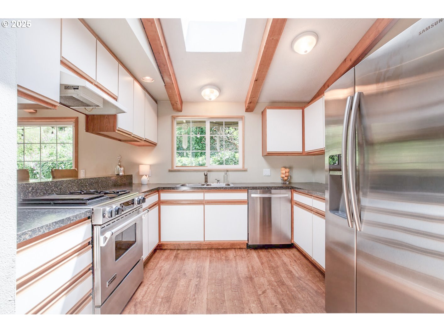 91035 Leashore Drive Vida, OR 97488 - Photo 21 of 34