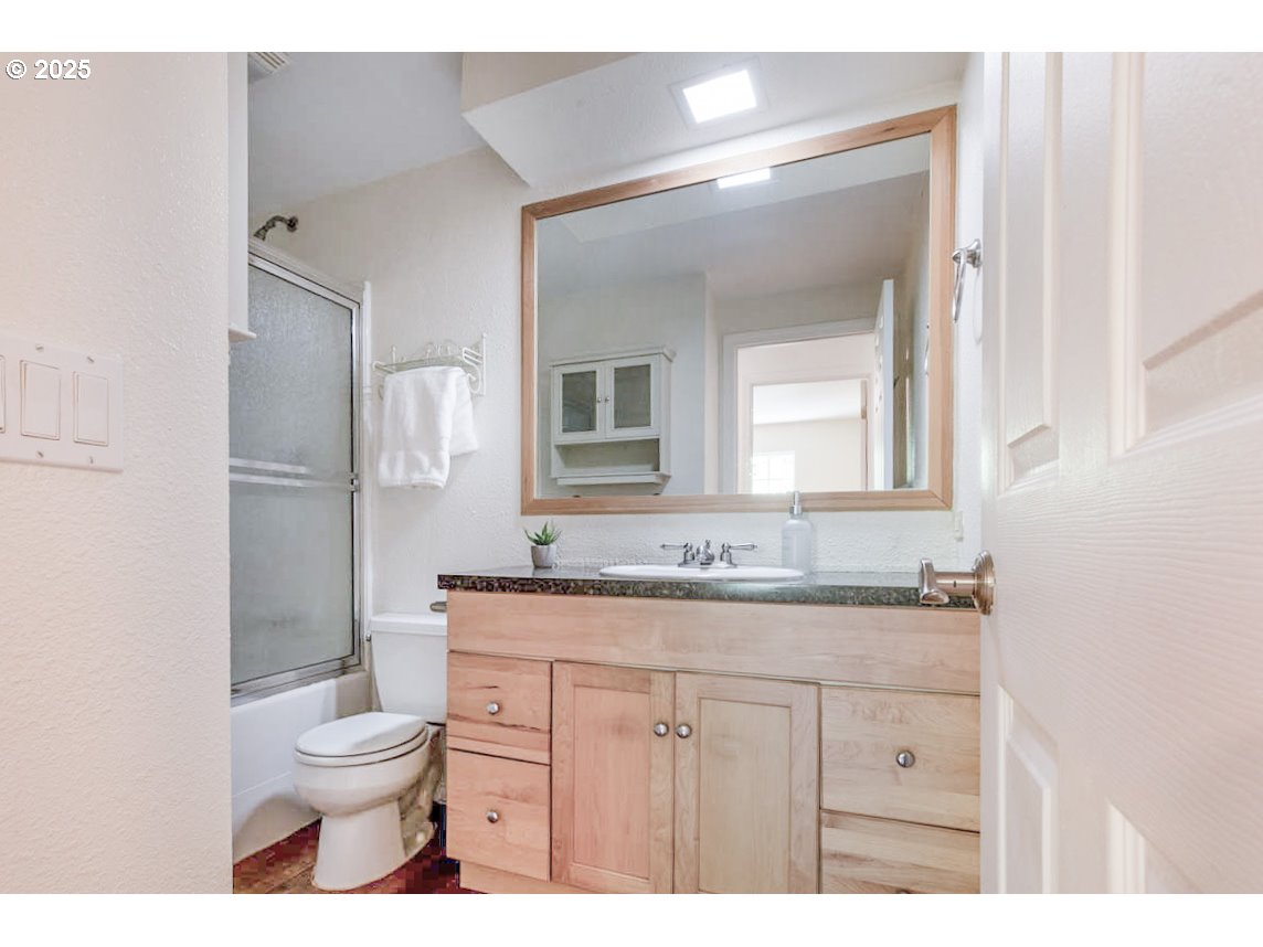 91035 Leashore Drive Vida, OR 97488 - Photo 24 of 34