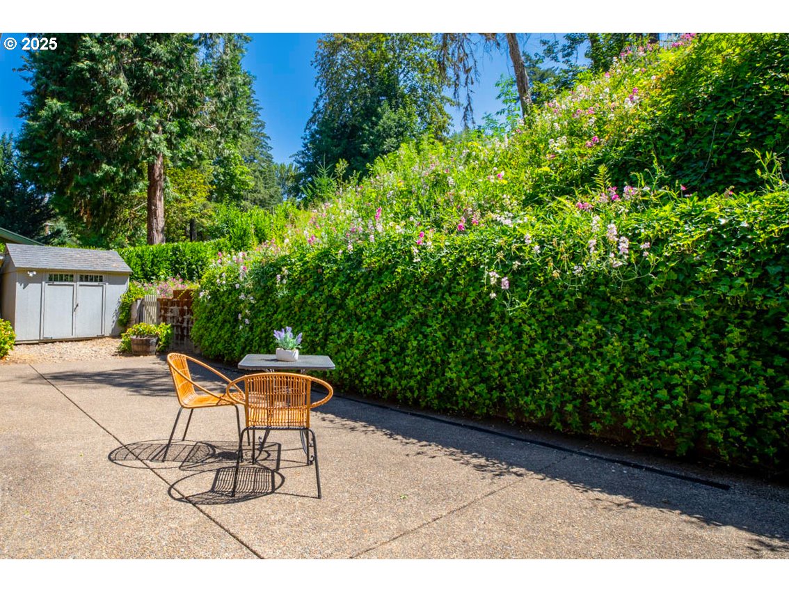 91035 Leashore Drive Vida, OR 97488 - Photo 29 of 34