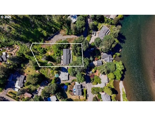 91035 Leashore Drive Vida, OR 97488 - Photo 3 of 34